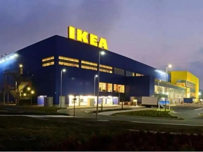 IKEA EVACUATO A MILANO 