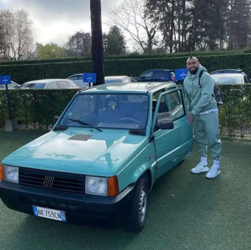 il parco auto di arturo vidal 1