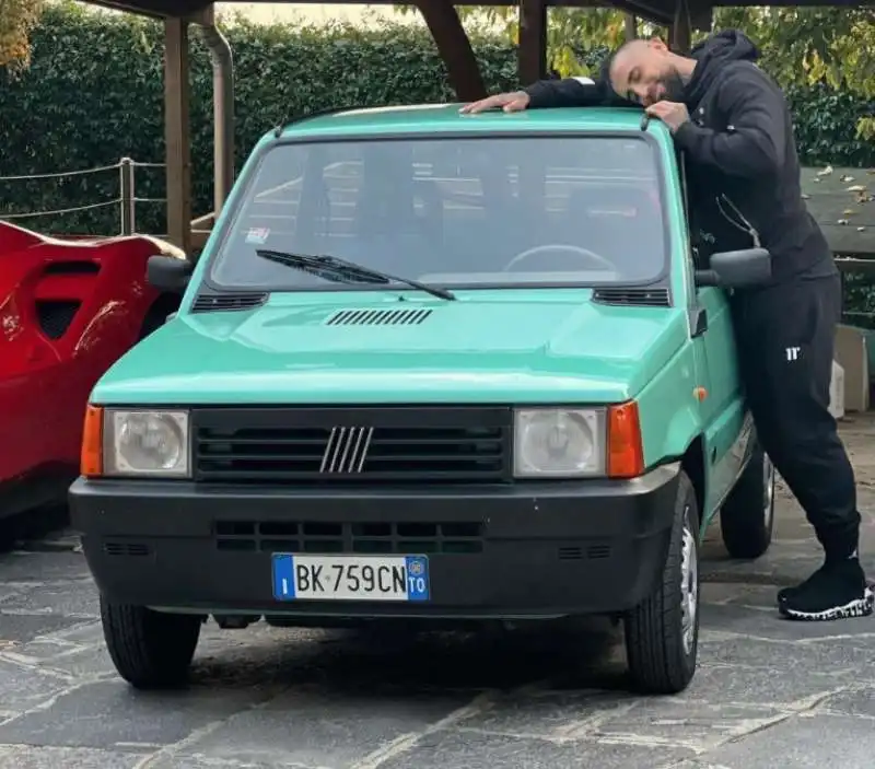 il parco auto di arturo vidal 4