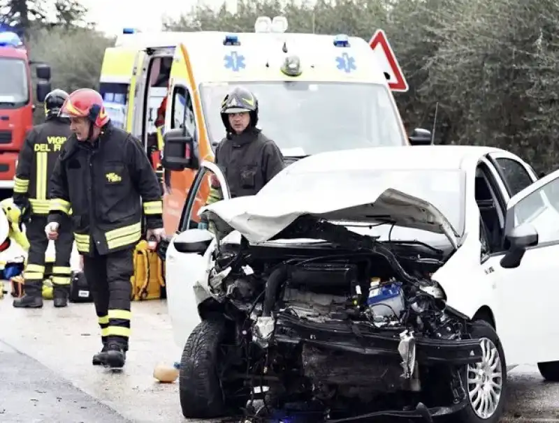 incidente stradale rimini 