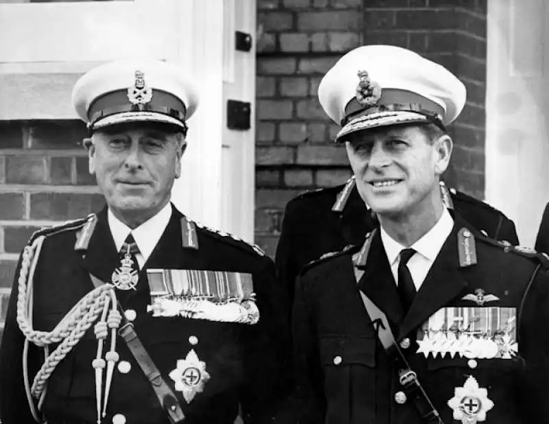 lord louis mountbatten e il principe filippo 1