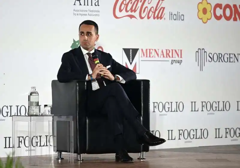 luigi di maio alla festa del foglio  1