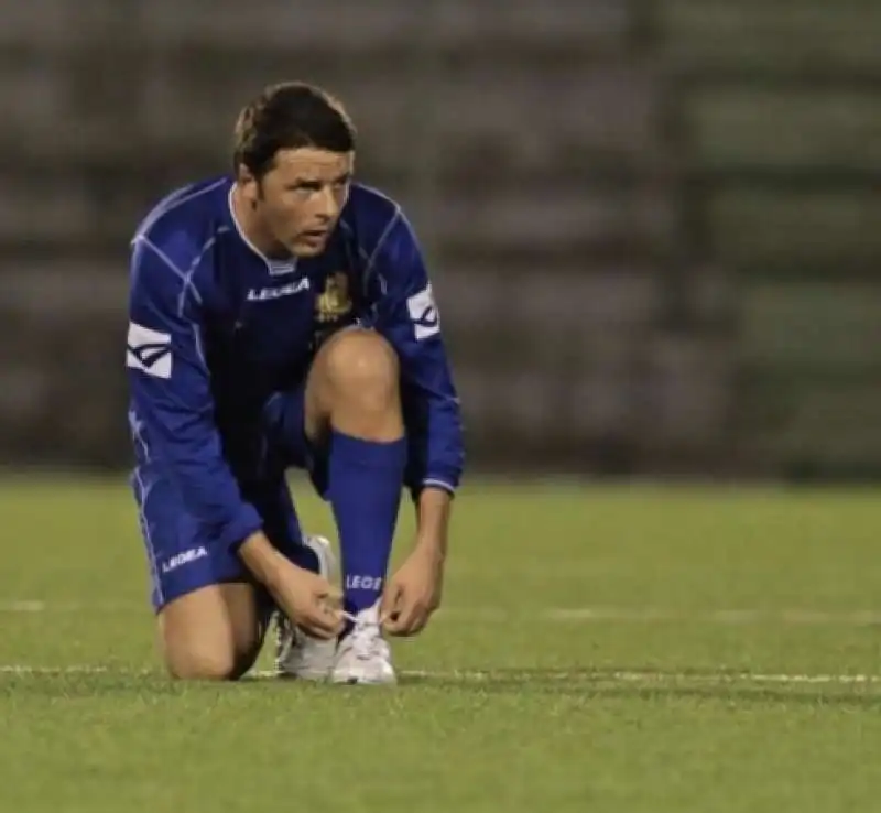 matteo renzi in versione calciatore 8