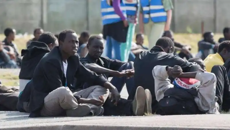 migranti a calais 1