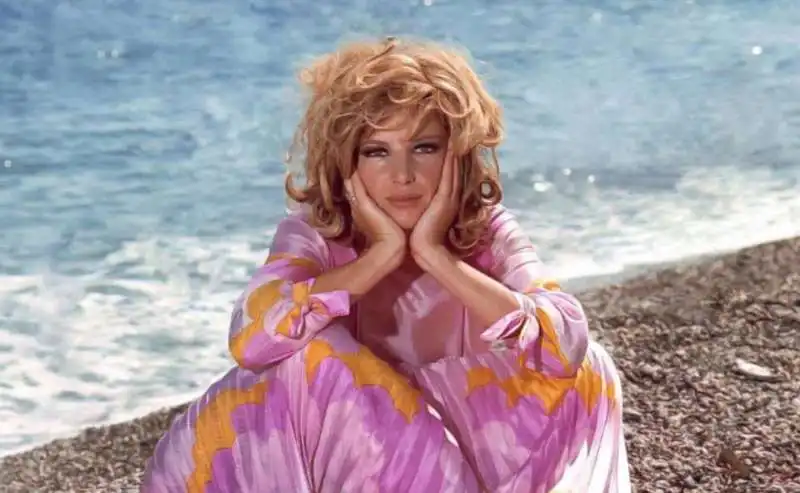 monica vitti 13