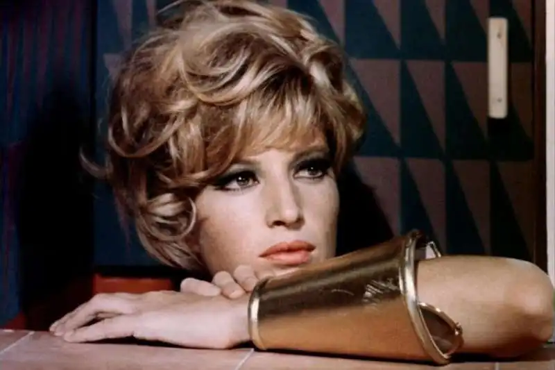 monica vitti 8