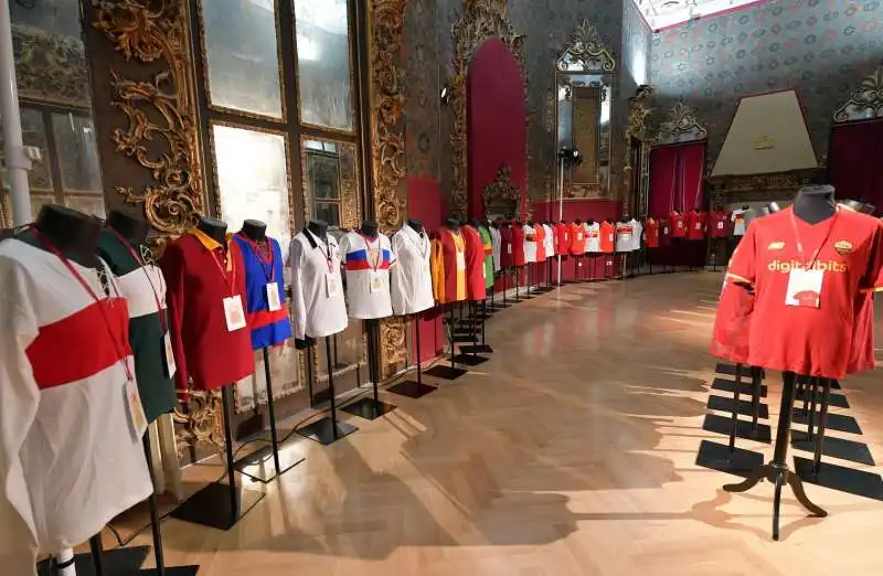 mostra delle 101 maglie della roma (4)