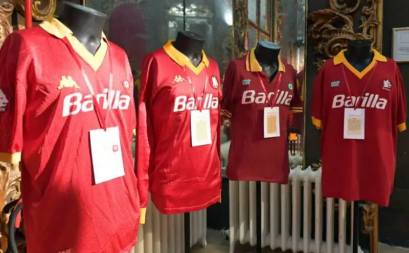 mostra delle 101 maglie della roma (7)