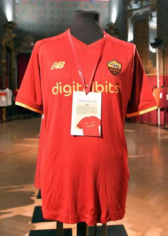 mostra delle 101 maglie della roma (8)