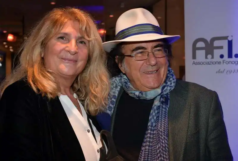 paola pezzola con al bano  foto di bacco