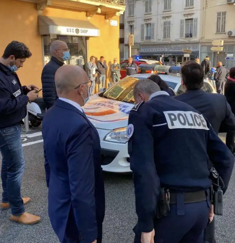 poliziotto accoltellato a cannes   3