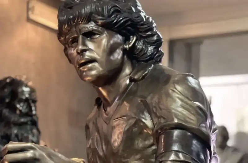 statua maradona domenico sepe 