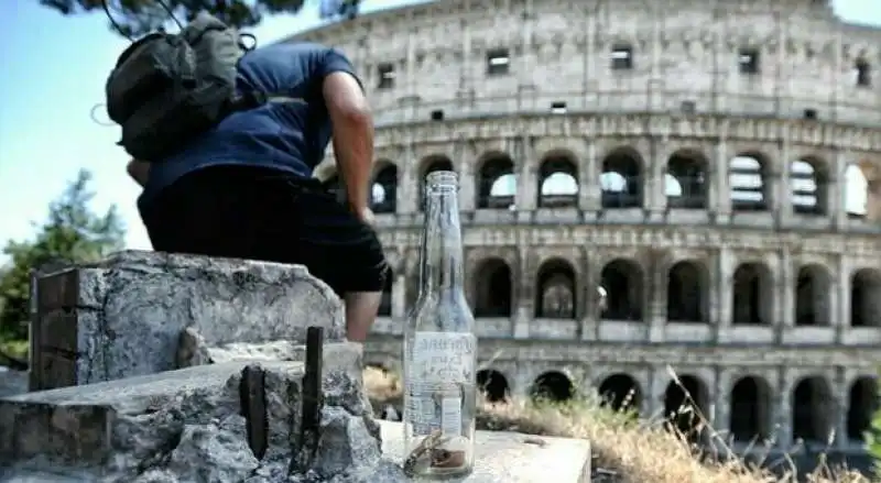 TURISTI BIRRA COLOSSEO