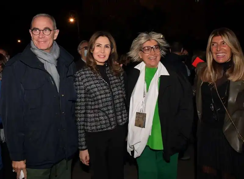 urbano barberini  mariapia ruspoli  alda fendi con la figlia giovanna  foto di bacco