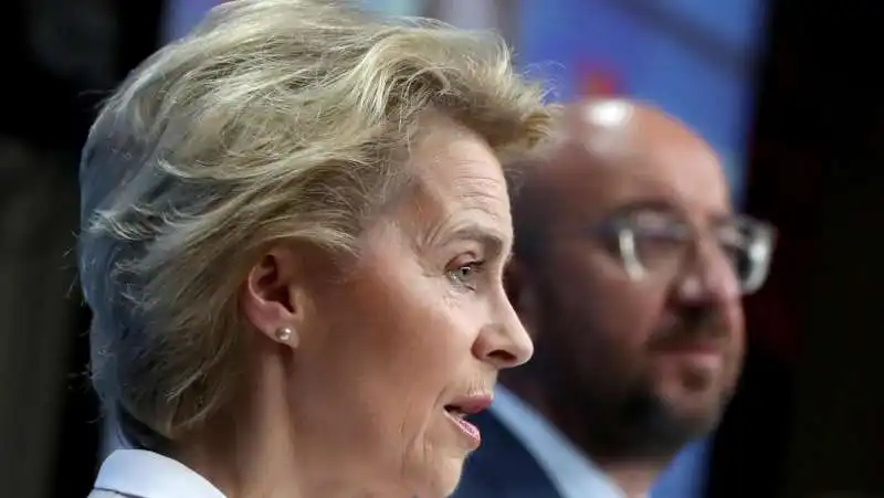 ursula von der leyen e charles michel