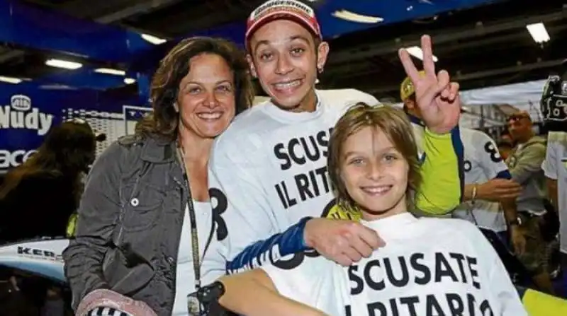 VALENTINO ROSSI CON LA MADRE 1