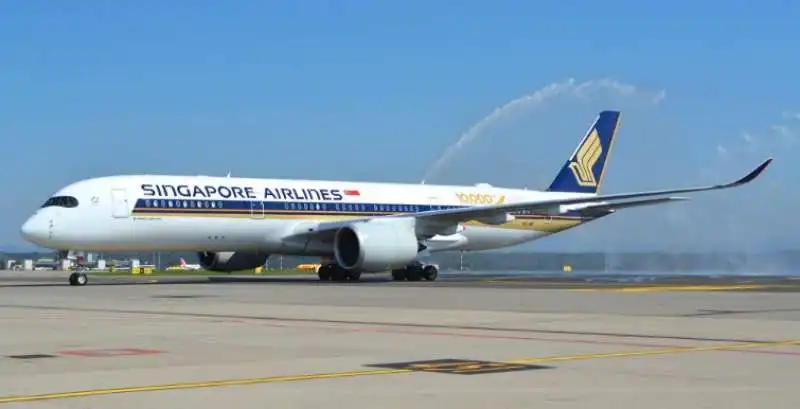 airbus a350   singapore airlines  1