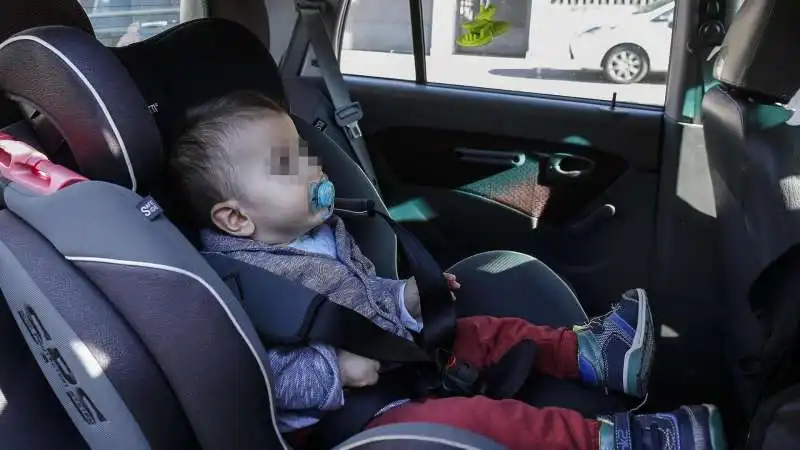 bambino lasciato in auto a thiene vicenza