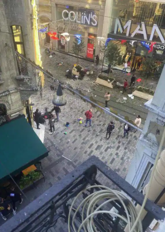 ESPLOSIONE CENTRO DI ISTANBUL