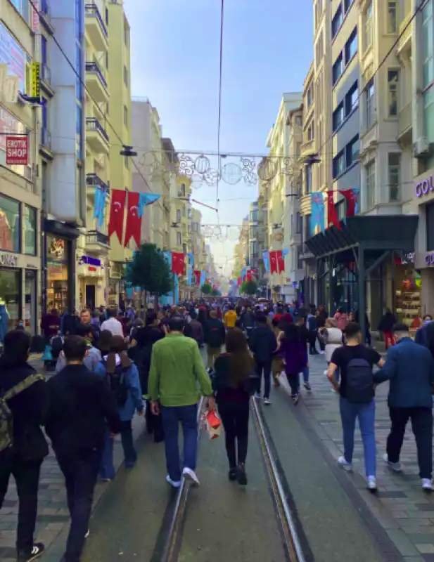 ESPLOSIONE CENTRO DI ISTANBUL 2