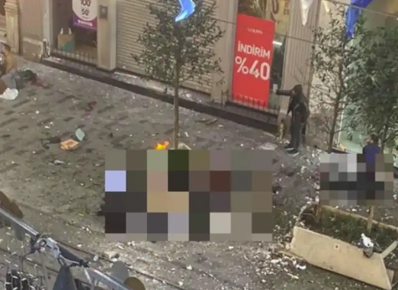 ESPLOSIONE NEL CENTRO DI ISTANBUL