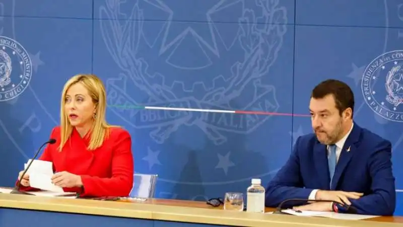 GIORGIA MELONI MATTEO SALVINI CONFERENZA STAMPA MANOVRA