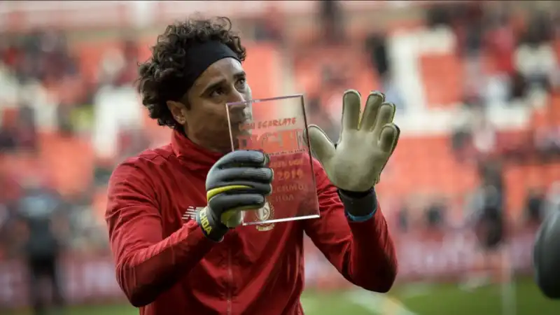 guillermo ochoa 11