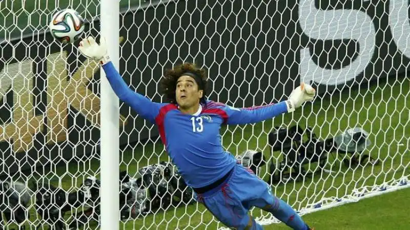 guillermo ochoa 12