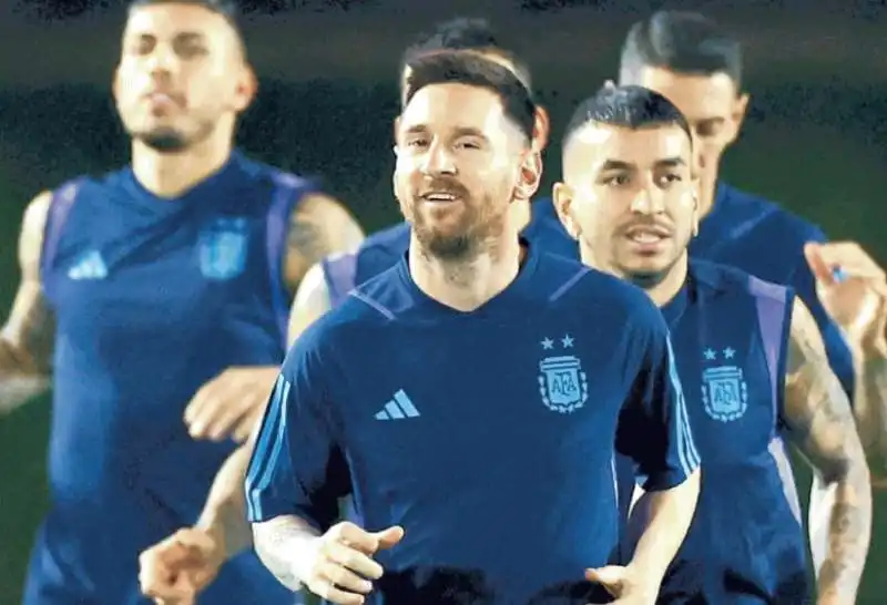 LIONEL MESSI - ALLENAMENTO IN QATAR