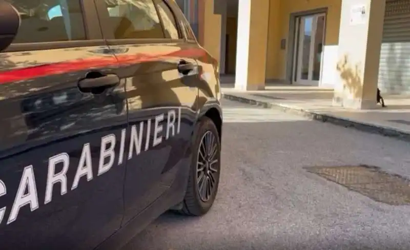 padre lancia figlia dal balcone a fisciano 3