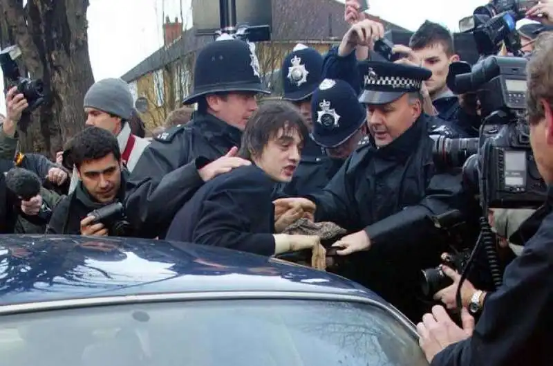 pete doherty arresto parigi