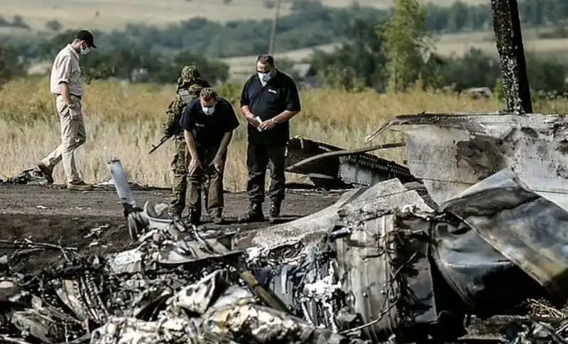 resti del volo mh17 