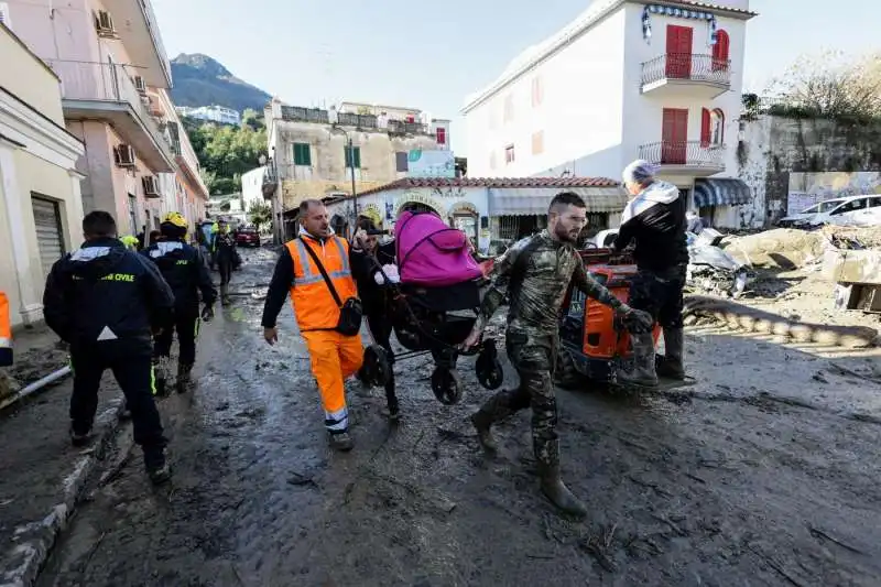 ricerche dei dispersi dopo la frana di casamicciola   35