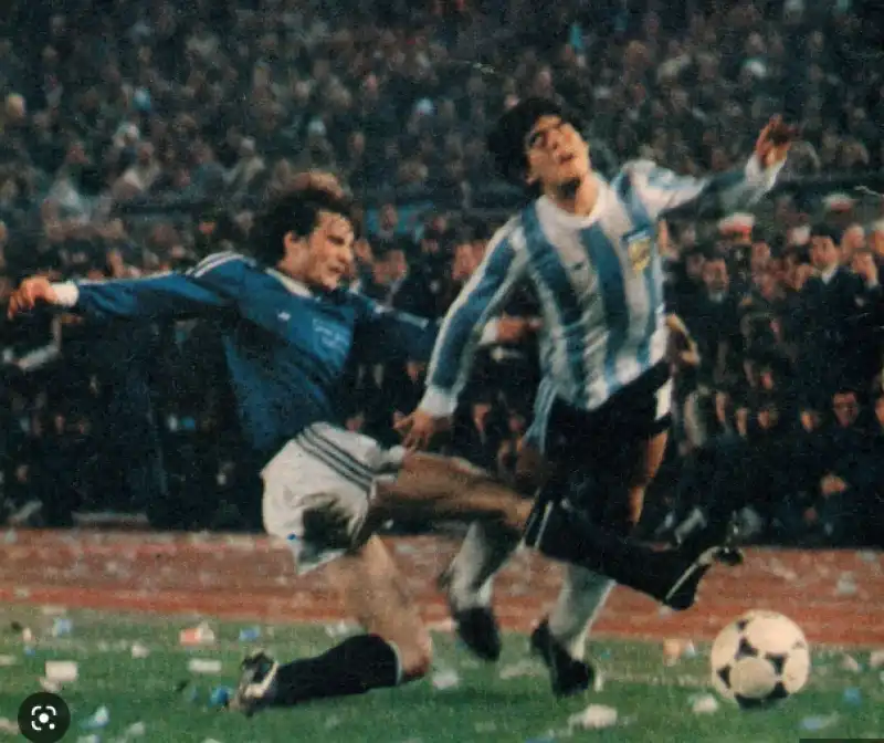 TARDELLI MARADONA 4