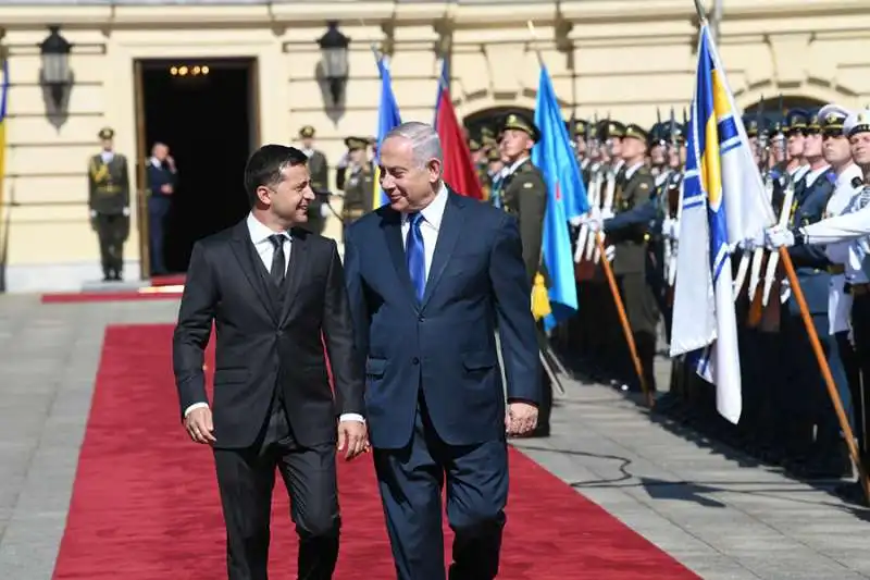 VOLODYMYR ZELENSKY CON BENJAMIN NETANYAHU 