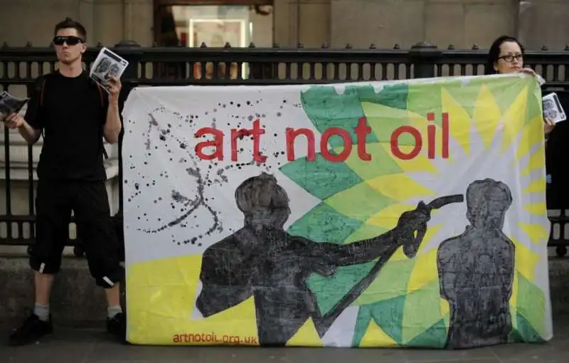 art not oil   proteste contro i finanziamenti di bp ai musei  4