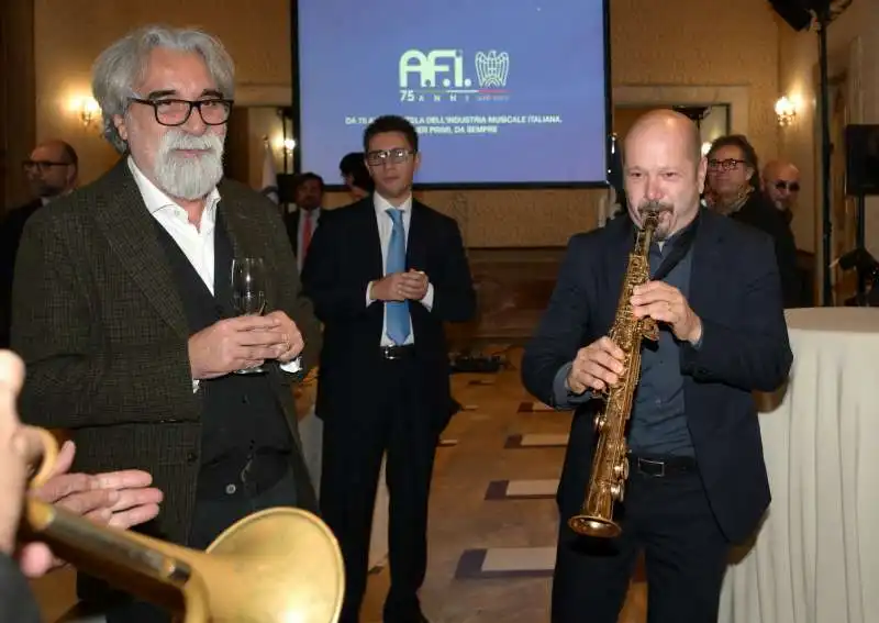 beppe vesicchio e stefano di battista al sax  foto di bacco