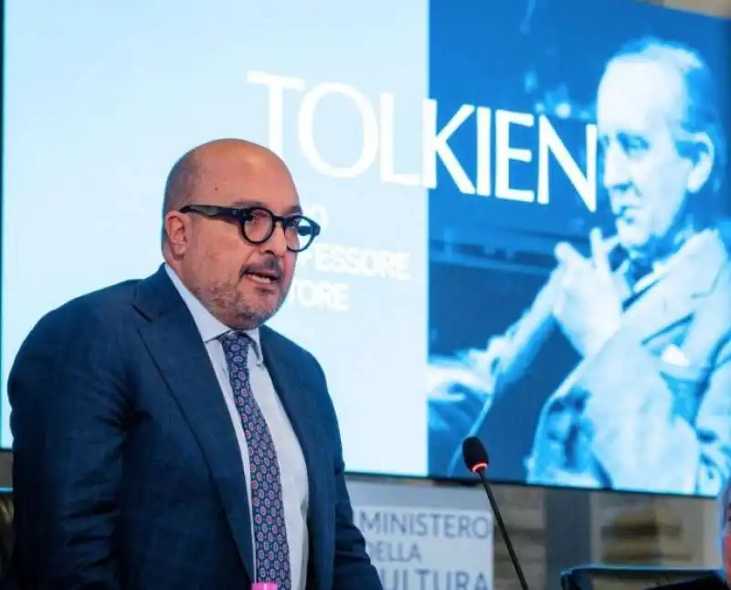 GENNARO SANGIULIANO - PRESENTAZIONE DELLA MOSTRA SU TOLKIEN ALLA GNAM DI ROMA