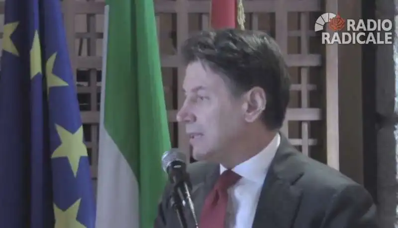 giuseppe conte al congresso di area.  