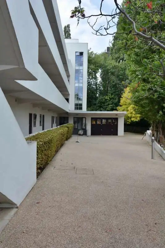 isokon gallery 12