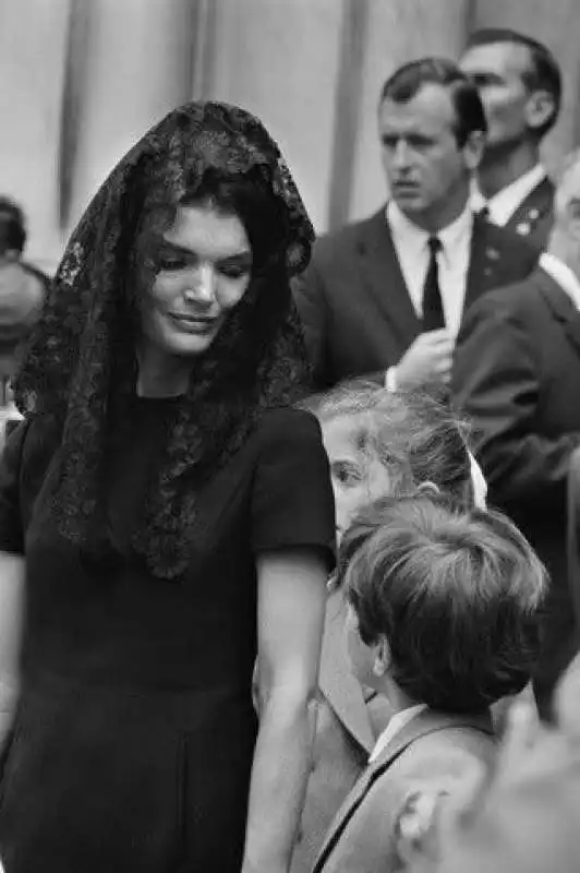 jackie kennedy funerali bob kennedy