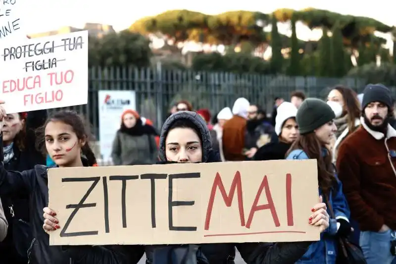 manifestazione contro la violenza sulle donne e il patriarcato a roma   20