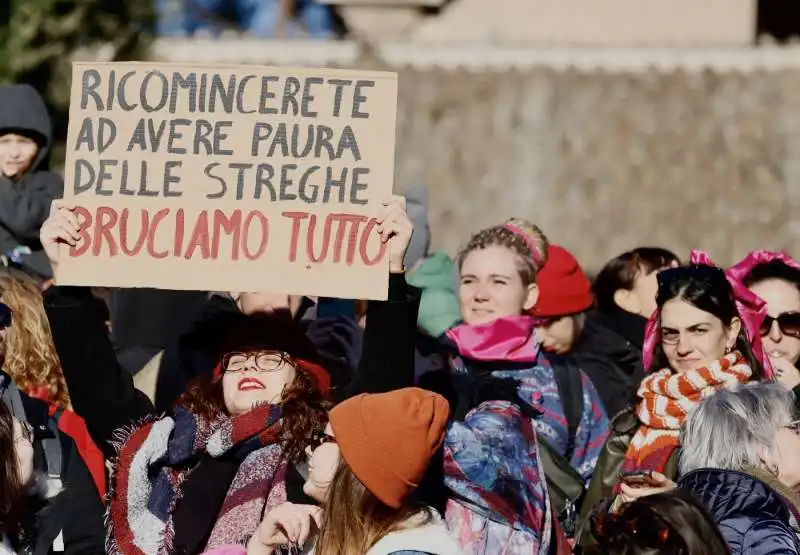 manifestazione contro la violenza sulle donne e il patriarcato a roma   4