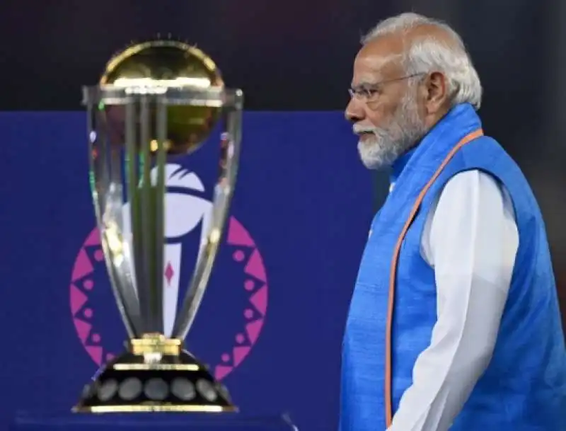 narendra modi dopo la sconfitta dell india ai mondiali di cricket 