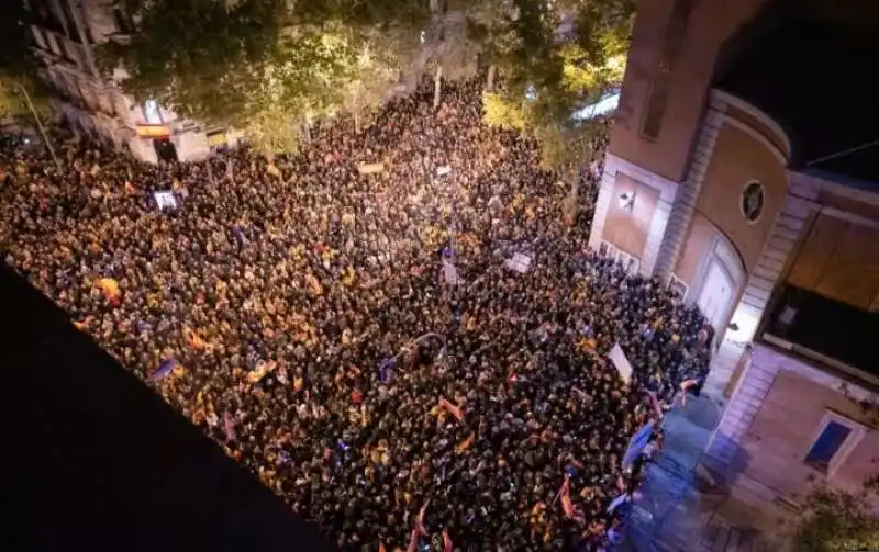 proteste a madrid contro l amnistia ai catalani   1