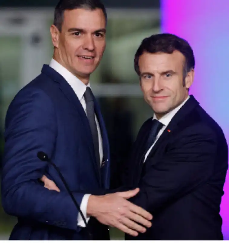 sanchez macron