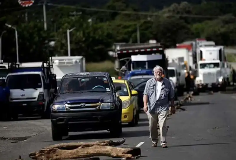 un uomo uccide due eco attivisti a panama   8