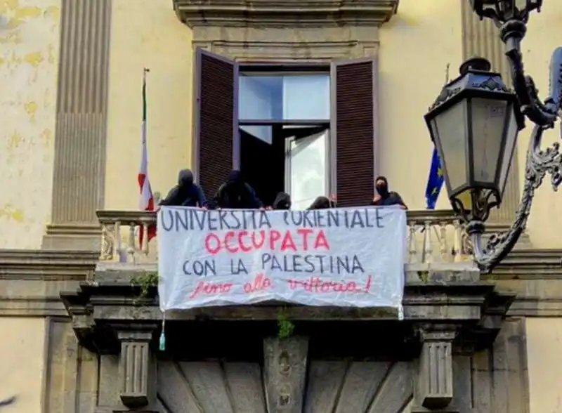 universita orientale di napoli occupata da studenti pro palestina