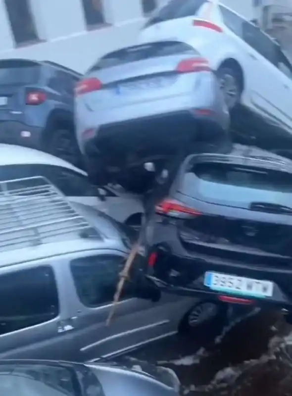 alluvione a cadaques vicino a girona in spagna 1