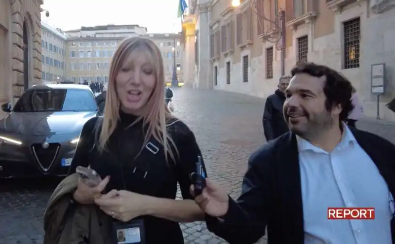   antonella giuli intervistata da giorgio mottola   report 